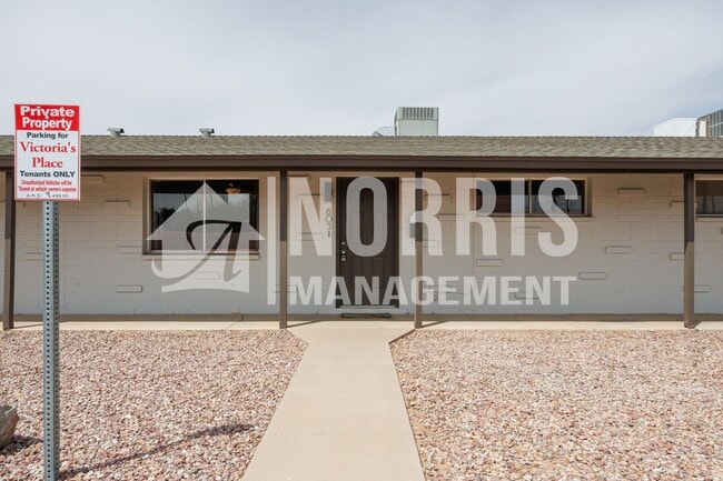 Building Photo - Convenient, Beautifully Updated Space Available Now!