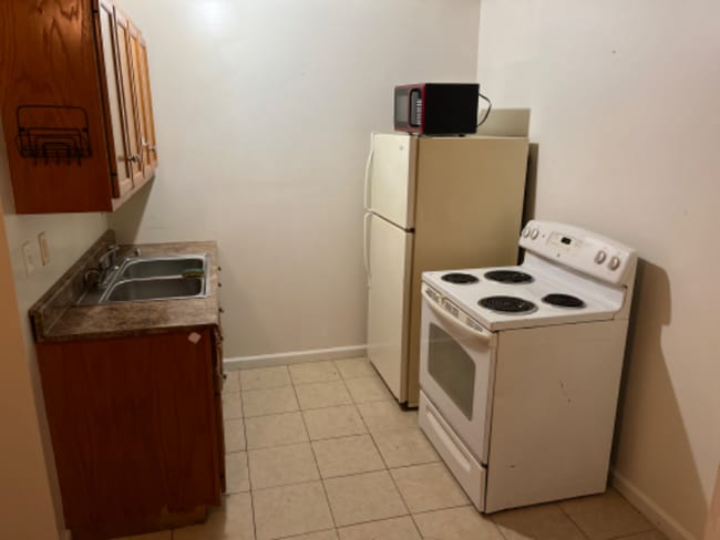 Building Photo - 604 Columbia Ave