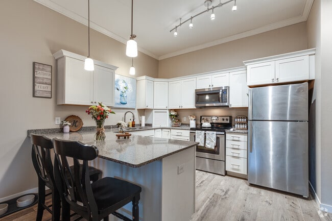 1BR, 1BA - 690SF - Kitchen