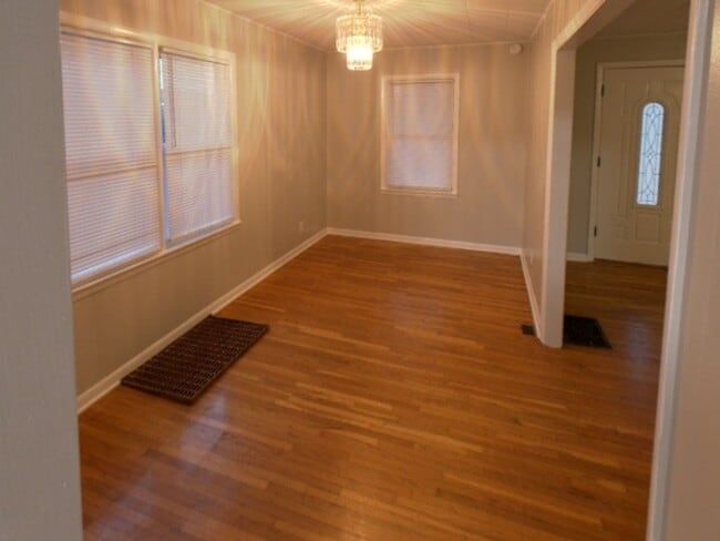 Photo - 310 E Market St