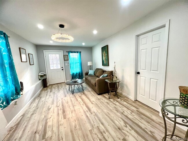 Photo - 128 W Main St