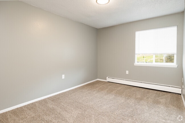 1BR, 1BA - 614SF
