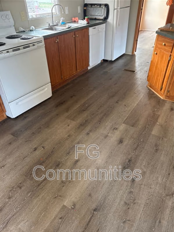 Photo - 3160 Dunn St