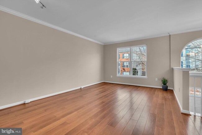 Photo - 21644 Frame Square