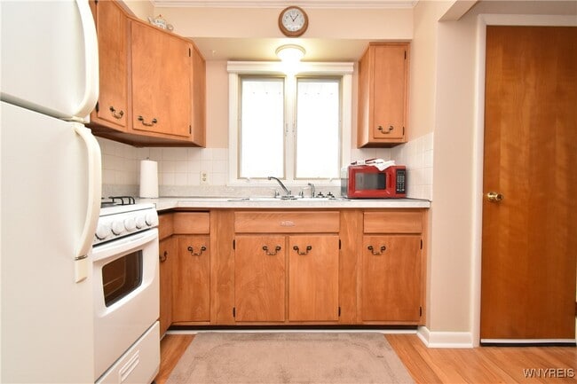 Building Photo - 23 Katherine St