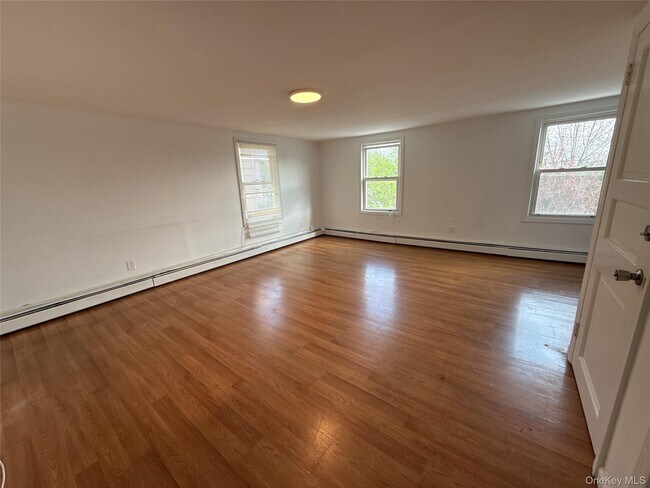 Photo - 49 1/2 Elm St Unidad 2