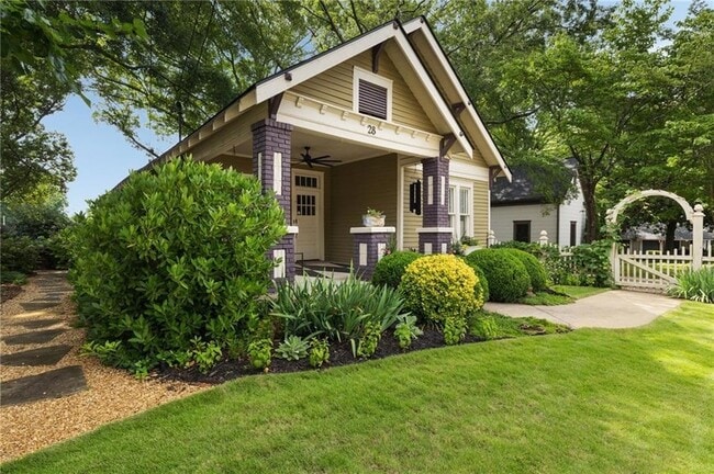 Photo - 28 Clay St SE