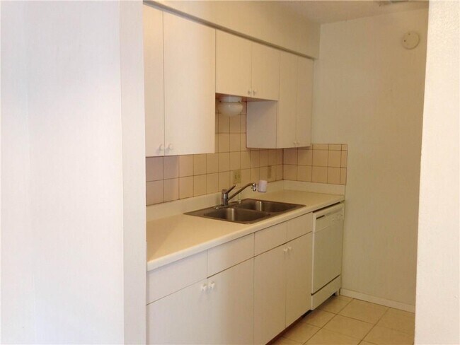 Photo - 500 E Riverside Dr Unit 211