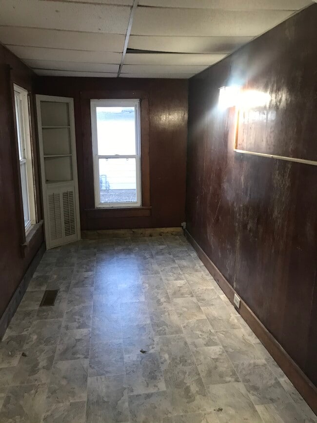 Photo - 408 W 9th St