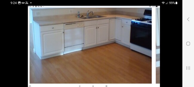 Photo - 914 Front St