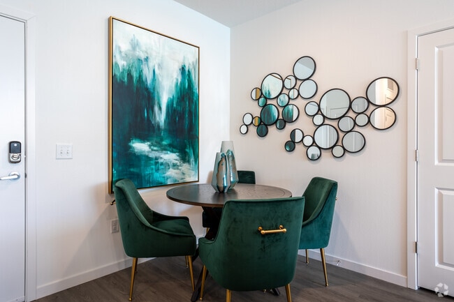 2BD,2BA - 1130SF
