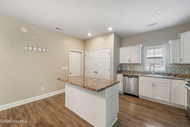 Photo - 428 Ridgeway Dr