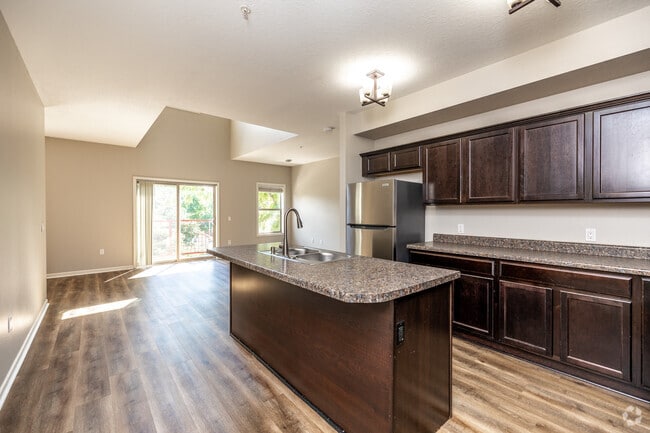 4BR + Den, 3BA - 1,708 SF
