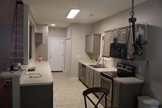 Photo - 130 Ashworth Dr