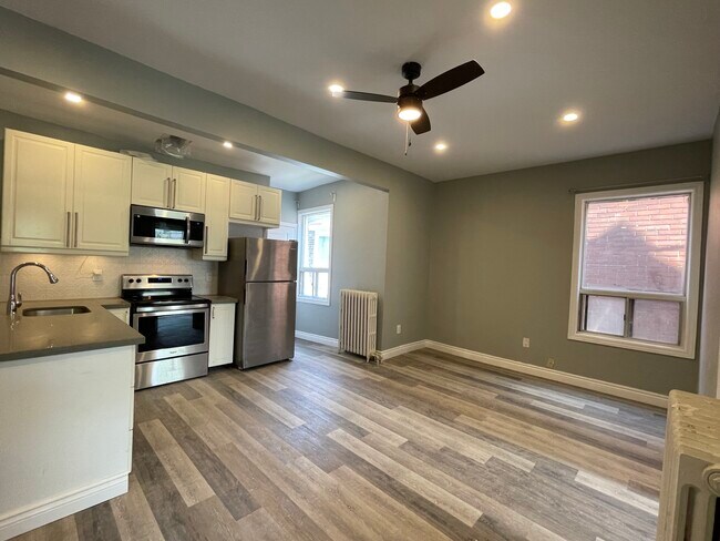 Photo - 822 Dundas St W Unité Second Floor