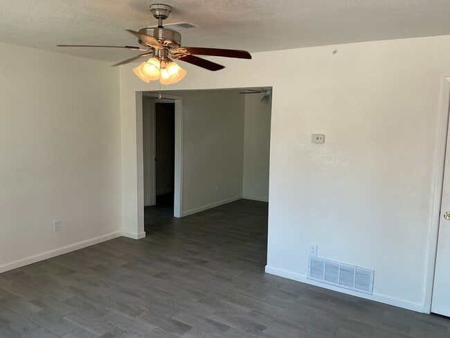 Photo - 4/2 with Premium Finishes & Great Backyard