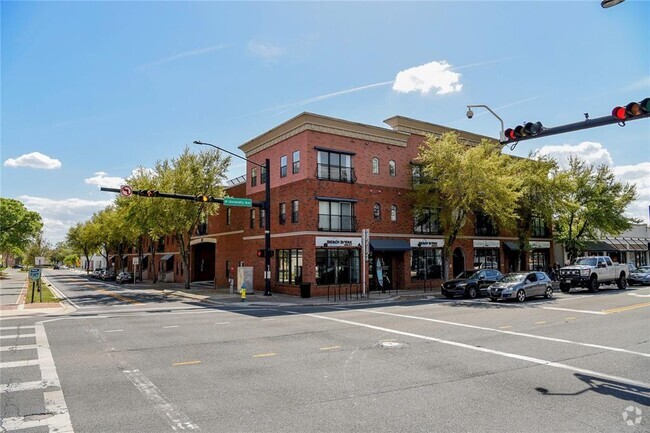 Building Photo - 20 SW 6th St Unit 204 Rental