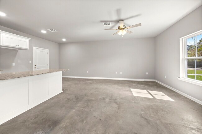 Photo - 18627 Greenwell Springs Rd