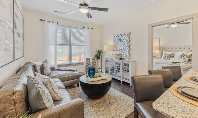 Building Photo - Steelyard