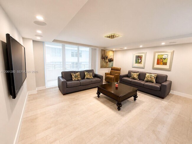 Photo - 5555 Collins Ave Unit 12C
