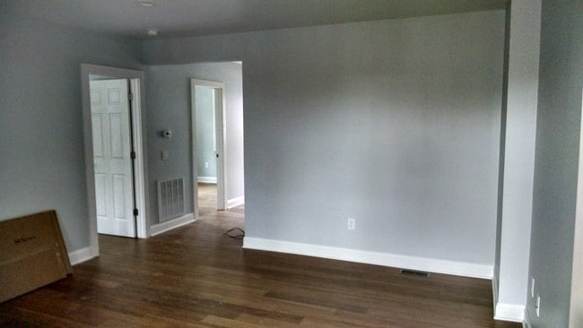 Building Photo - 8 Root Ave Unit Second Floor Rental