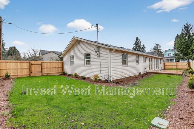 Photo - 8808 NE 33rd St