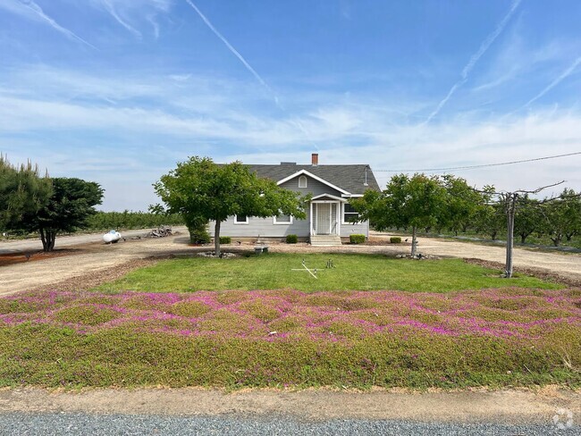 Building Photo - Adorable Country Home For Rent