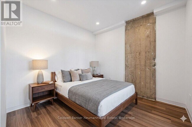 Photo - 120 Huron St Unité 322