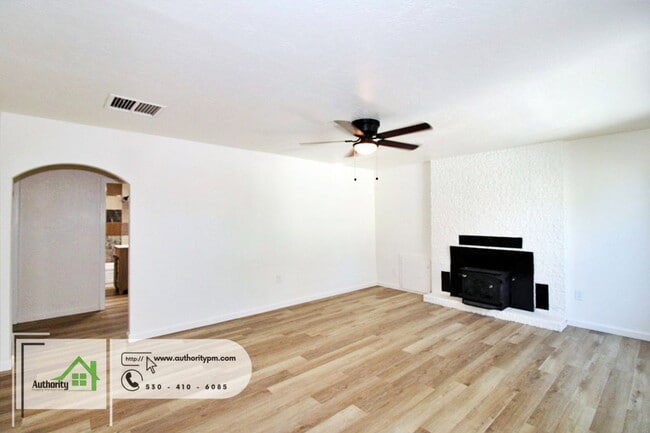 Photo - 3210 Veda St