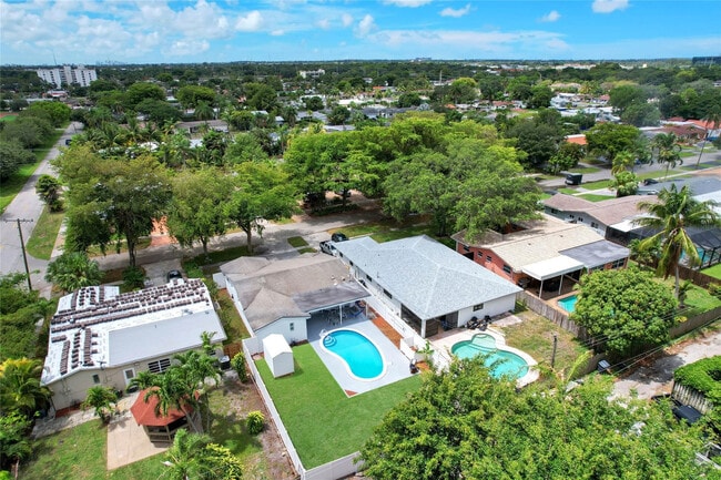 Photo - 5311 Pierce St