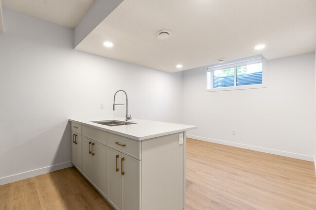 Photo - 8305-8387 87 St NW Unit BSMT 8305