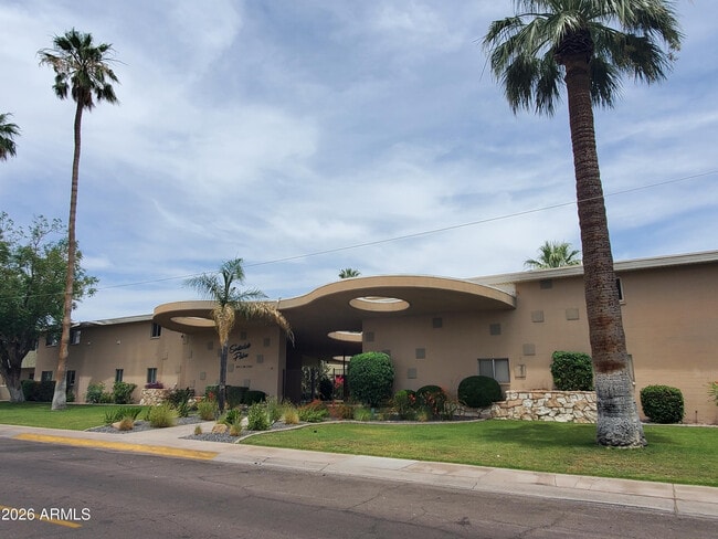 Building Photo - 6824 E 2nd St Unit 113