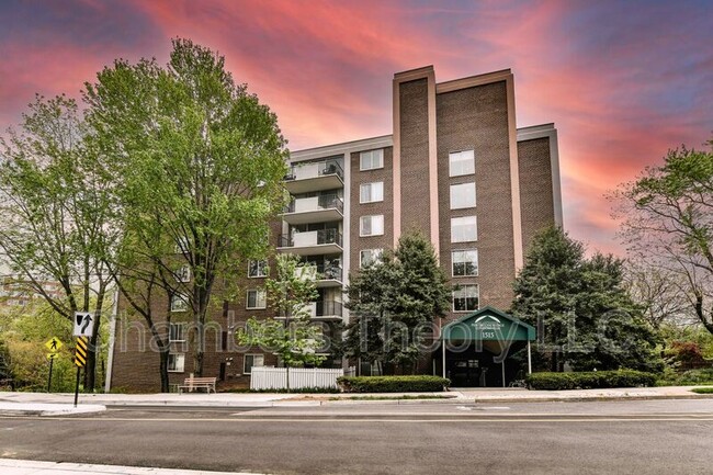 Photo - 1515 S Arlington Ridge Rd Condominio Unidad #405