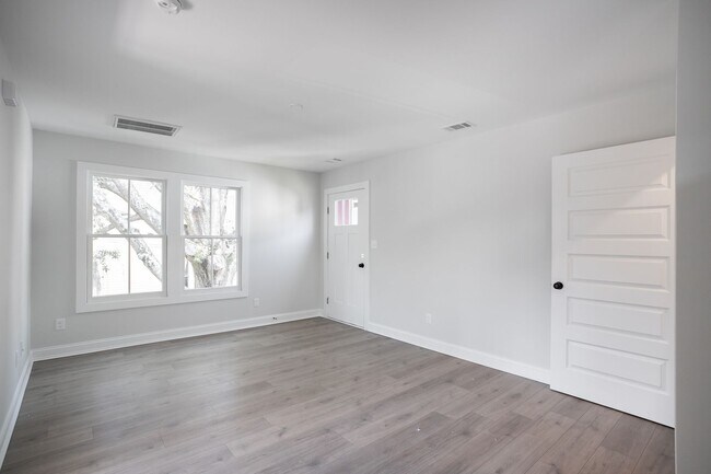 Photo - Downtown Savannah Carriage House New Construction