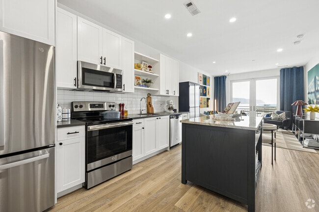 1BR, 1BA - 677SF - Kitchen