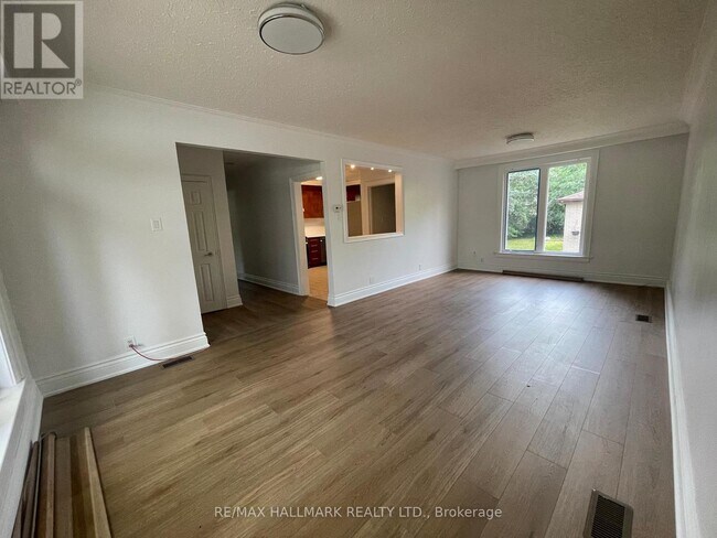 Photo - 116 Cartier Crescent