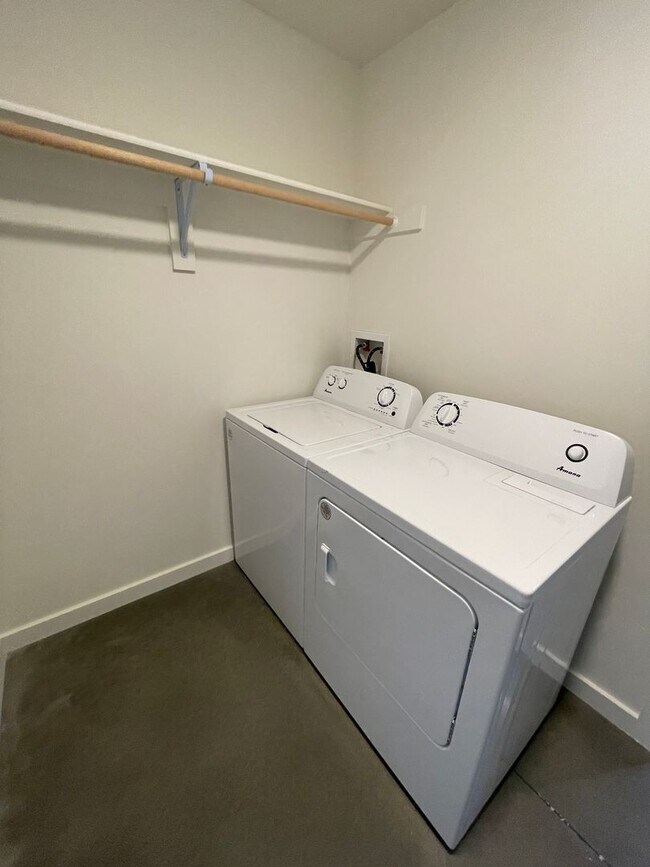 1525 Windrow Dr Unit B1
