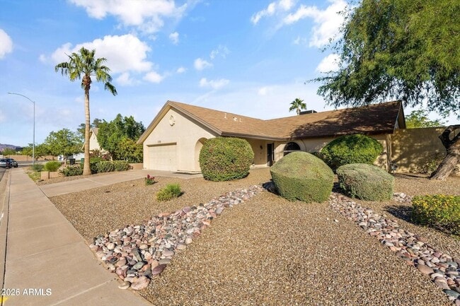 2735 N Diego Cir