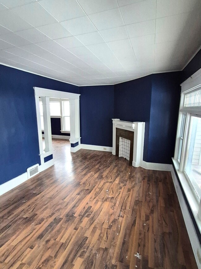 Photo - 519 E 9th St Unit 1