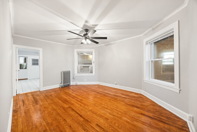 Photo - 2443 W Gunnison St Unit 1