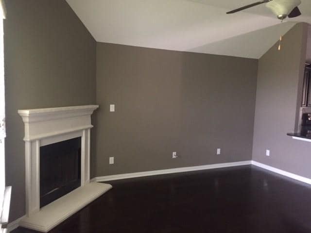 Photo - 405 Hendelson Ln