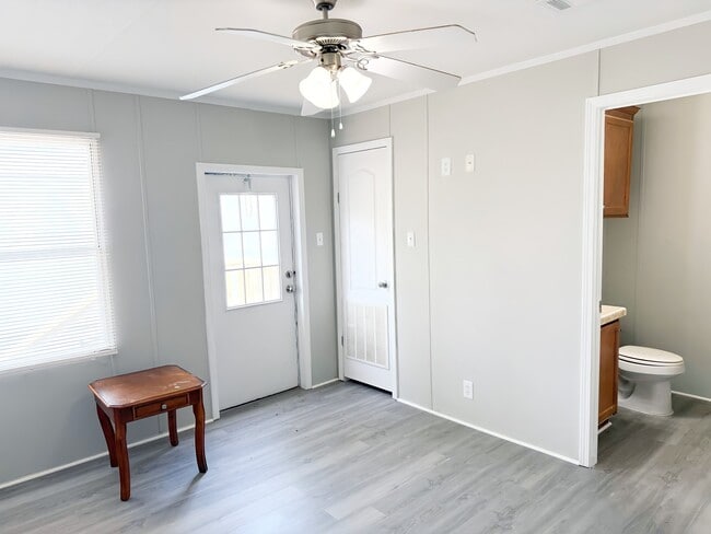 Photo - 110 N Michigan St