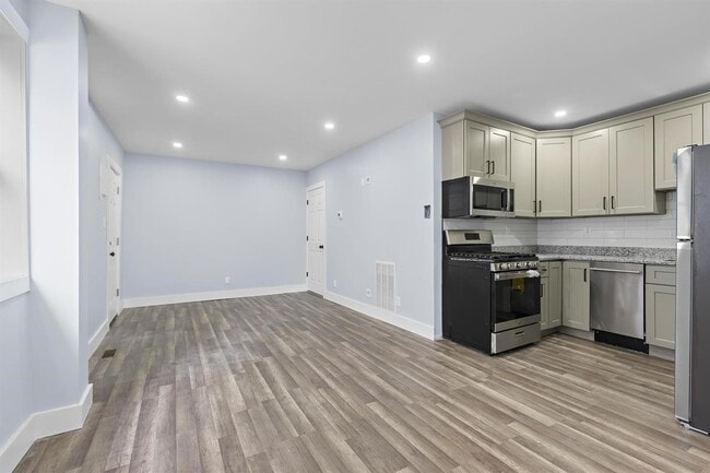 Building Photo - 392 Palisade Ave Unit 2 Rental