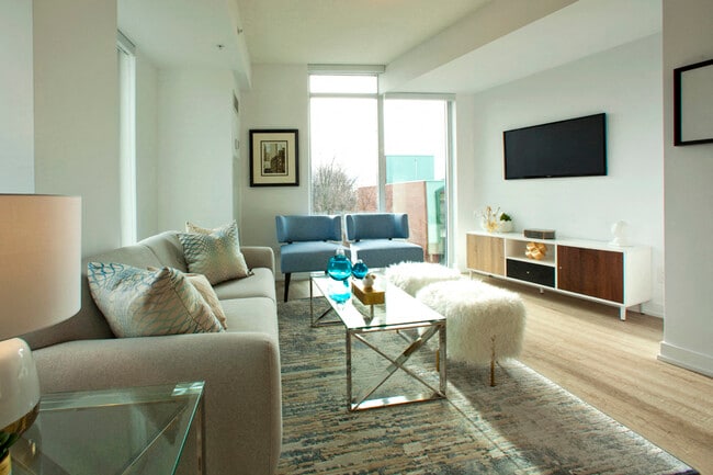 BEACHHILL Apartments