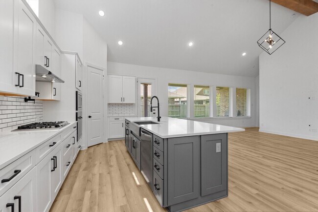 Building Photo - 15240 Hemingway Heights Dr Rental