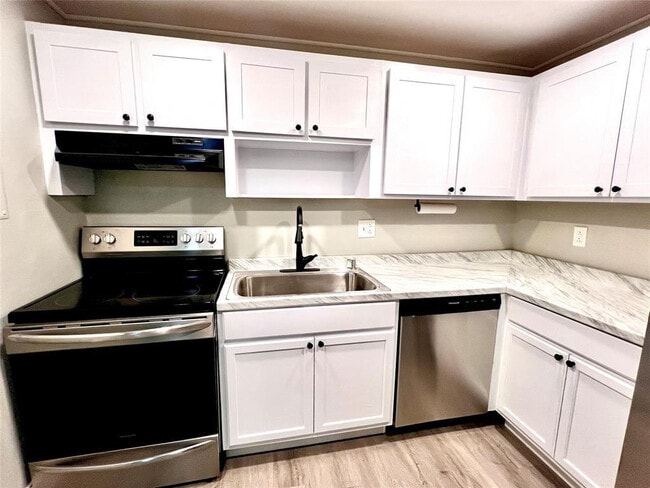 Photo - 7000 NW 17th St Unit 109