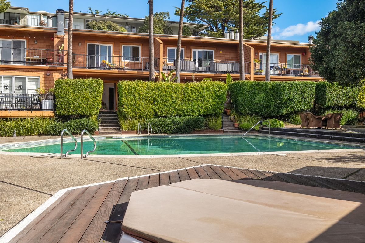 Photo - 106 Stanford Way