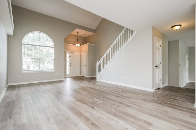 Photo - 20 Grayson Ln
