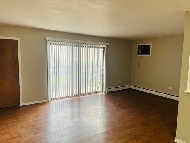 Building Photo - 4561 Heartland Dr
