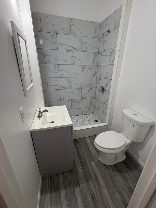 Photo - 1507 Centre St Unit 1